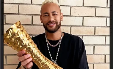 Neymar merr trofeun në emër të Pele dhe “thur” elozhe për legjendën: Ai që e bëri futbollin mbretërinë e tij