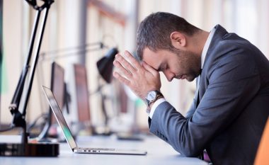 Çfarë është stresi kronik në punë? Mjekët zbulojnë cilat janë simptomat