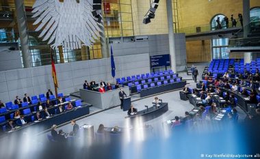 Bundestagu miraton ndryshime në lejen e qëndrimit në Gjermani