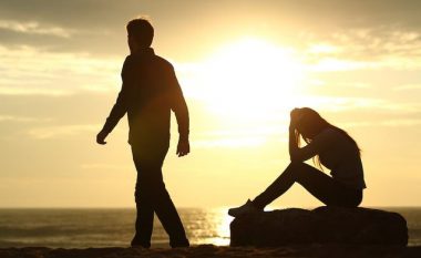 4 gabime që shkatërrojnë marrëdhëniet në çift