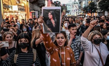 Pse protestat në Iran mund ta rrëzojnë këtë herë regjimin teokratik