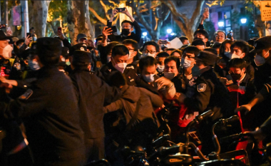 Protestat masive japin efekt, Kina lehtëson masat kundër Covid
