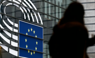 Skandali i korrupsionit në Bruksel tregon nevojën urgjente për rregulla më të rrepta