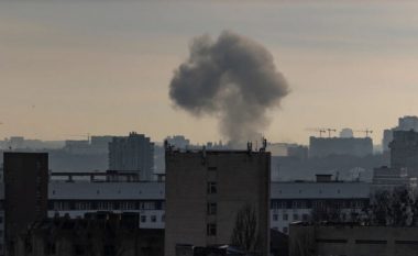 Zelensky: Katër të vrarë nga sulmet ruse në Kiev dhe Harkiv