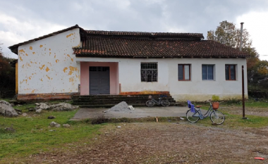 Emigrimi/ Shkolla në fshatin Kullaj kthehet në hambar, u mbyll që në 2019