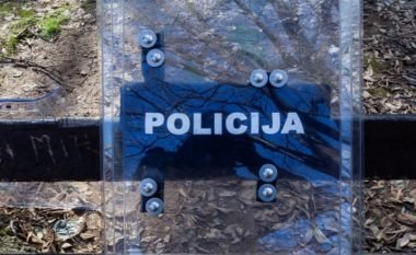 Alarme për eksploziv në shkollat e Podgoricës, policia evakuon nxënësit dhe mësuesit