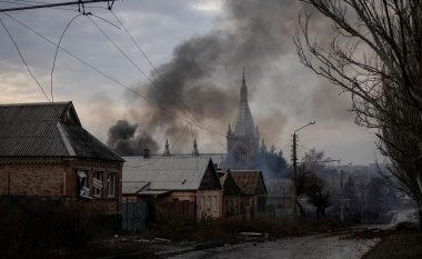 Ushtria ukrainase: Rusia po “gërmon” për një luftë të gjatë