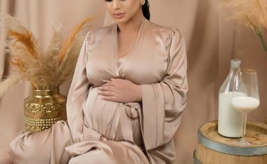 Këngëtarja shqiptare shtatzënë për herë të dytë (FOTO LAJM)