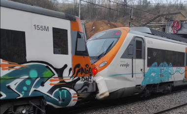 Përplasen dy trena në Spanjë, mbi 150 persona të plagosur