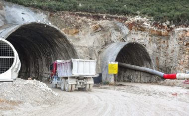 “Tuneli i Llogarasë drejt përfundimit”, Rama: Kanë mbetur edhe 500 metrat e fundit