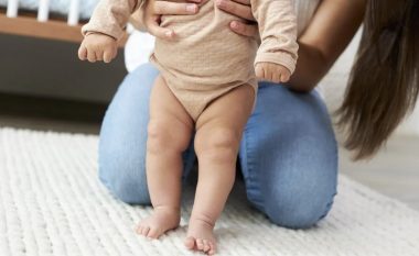 Reflekset të cilat lindin me beben, në rast se foshnja juaj nuk bën këto veprime, ka arsye për t’u shqetësuar