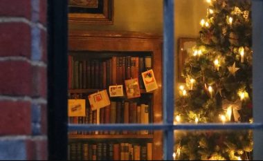 Sot ndizen dritat, por a dini historinë pse vendosni një Pemë Krishtlindjesh?