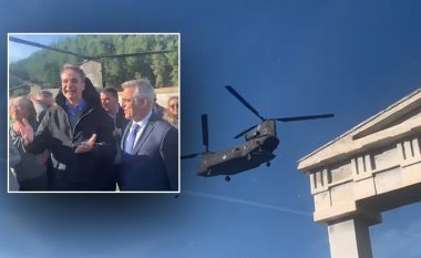 E shoqëron peshëngritësi Pirro Dhima, Mitsotakis mbërrin në Himarë me helikopter ushtarak (VIDEO)