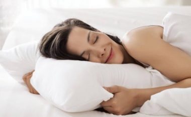 Çfarë bëjnë njerëzit e suksesshëm para gjumit?