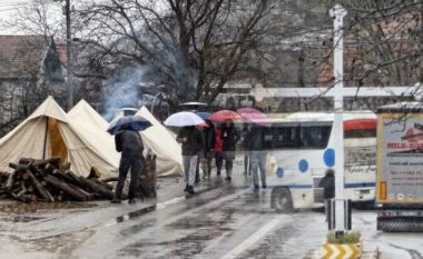 Veriu i Kosovës ende i bllokuar: Shkollat ​​mbyllen, nuk dihet asgjë rreth shpërthimit në Rudar