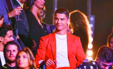 Kristiano Ronaldo merr pjesë në evenimentin botëror të boksit në Arabinë Saudite, ja kush e shoqëron yllin portugez