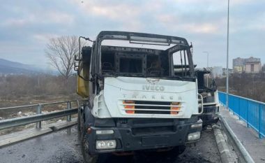 Ishin vendosur si barrikada, digjen dy kamionë në veri të Kosovës