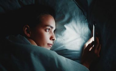Njerëzit që shkojnë në shtrat vonë kanë rrezik të shtuar të sëmundjeve