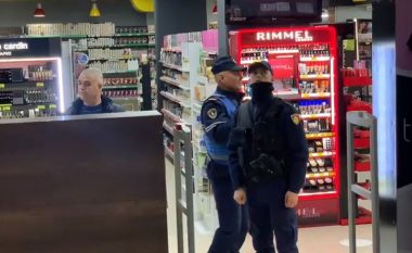 Grabitet dyqani në Vlorë, autori merr bizhuteritë dhe arratiset (VIDEO)