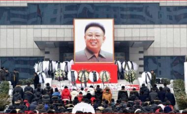 Koreja e Veriut përkujton ish-liderin e vendit, për 7 ditë ndalohen dasmat, ditëlindjet dhe këngët