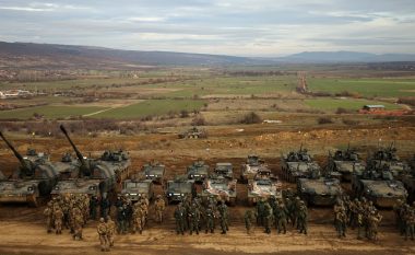 Trupat e NATO-s kryejnë stërvitje ushtarake në Bullgari (FOTO LAJM)