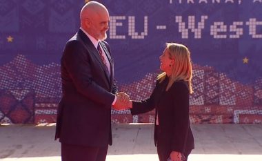 Kryeministrja italiane mbërrin në samit: Të forcohet procedura e anëtarësimit të vendeve të BP në BE