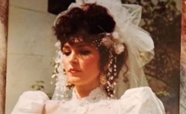 30 vite më parë në dasmën e saj, e njohët këngëtaren e famshme shqiptare (FOTO LAJM)