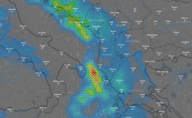 LIVE/ Shtrëngata shiu, rrufe dhe erë e fortë: Çfarë do të ndodhë përballë Vlorës dhe Himarës gjatë mesditës së nesërme
