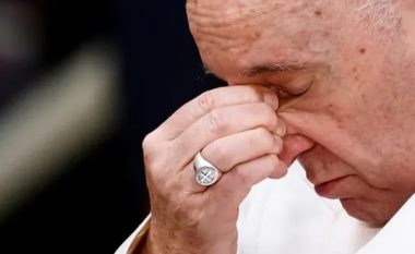 Po lutej për paqen në Ukrainë, Papa Françesku “shpërthen” në lot