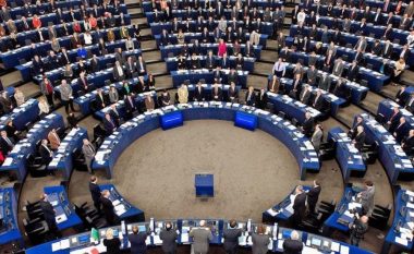 Parlamenti Europian synon përmbylljen e shpejtë të procesit të liberalizimit të vizave për Kosovën