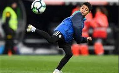 Djali i Ronaldos në “hapat” e të atit, transferohet te Real Madrid
