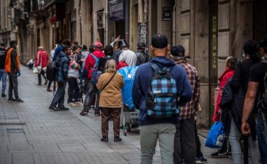 Pse ikin?! 69% e të punësuarve në Shqipëri nuk plotësojnë nevojat mujore, rekord në Europë