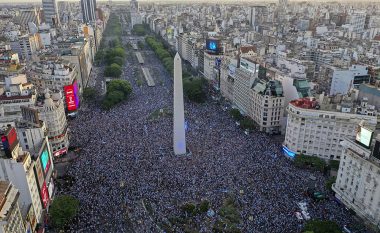 Shikoni Buenos Airesin pasi Argjentina arriti në finale, tifozët në rezidencën e Maradonësnës