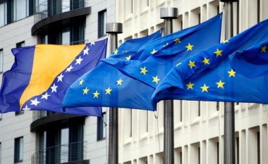EURACTIV: Shtetet anëtare të BE-së do t’i japin Bosnjës statusin e kandidatit javën tjetër