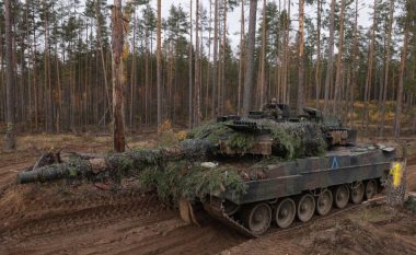 Borrell: Berlini nuk po bllokon eksportin e tankeve në Ukrainë