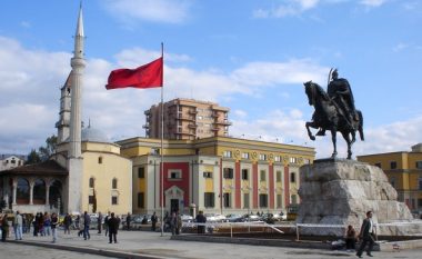 Si renditet Shqipëria? Shtetet me jetëgjatësinë më të lartë dhe më të ulët në botë