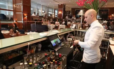 Dubai heq 30% taksën e alkoolit dhe tarifën e licencës