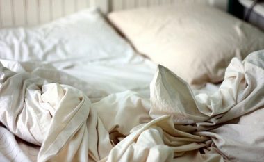 Pse duhet t’i ndërroni shpesh çarçafët