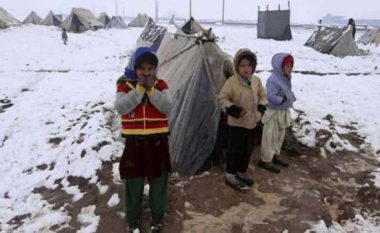Afganistani preket nga i ftohti polar, të paktën 70 njerëz humbin jetën
