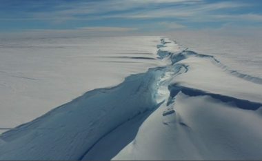 15 herë më i madh se Parisi, ajsbergu “përbindësh” shkëputet nga Antarktida