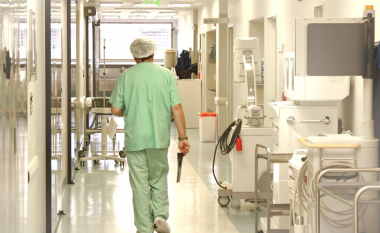 Mjeku i rremë çoi në vdekjen e pesë pacientëve, paguan deri në 200 mijë euro për një injeksion
