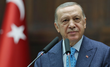 Erdogan paralajmëron Greqinë: Mitsotakis, nëse bën gjënë e gabuar, do të vijnë turqit e çmendur