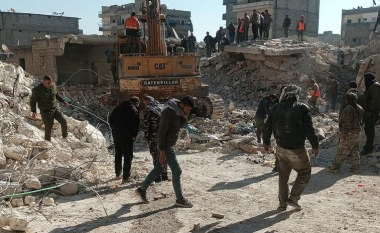Shembet pallati në Siri, 13 të vdekur