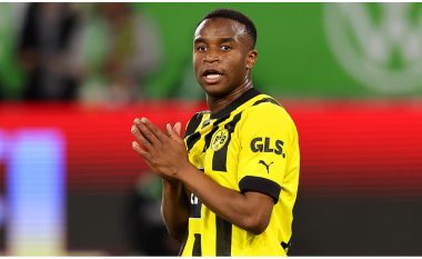 Moukoko kërkon shifrën “stratosferike” për rinovimin, komplikohen marrëdhëniet me Borussia Dortmund