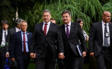 Përpjekjet për marrëveshje, pesë top diplomatë të premten në Prishtinë dhe Beograd