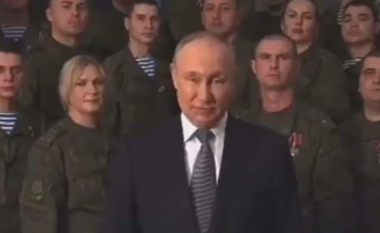 Vladimir Putin i sëmurë rëndë? Video e fjalimit të fundvitit që po bën xhiron e botës (VIDEO)