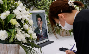 Autoritetet japoneze me aktakuzë ndaj të dyshuarit për vrasjen e  ish-kryeministrit