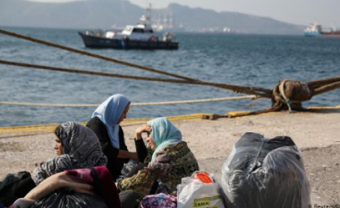 Ministri grek: Ka rënë ndjeshëm numri i migrantëve