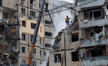 Sulmi në Dnipro, Zelensky publikon bilancin tragjik: Do të luftojmë për çdo jetë