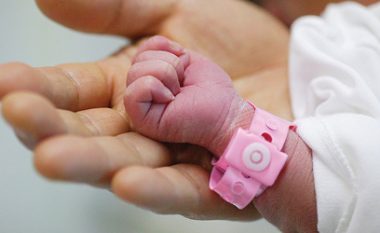 Lind fëmija i parë për 2023, mësohet gjinia
